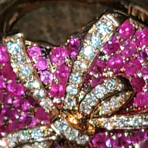 SOLD!! 18kt ROSE GOLD RUBY & DIAMOND RING - Picture 6 of 9